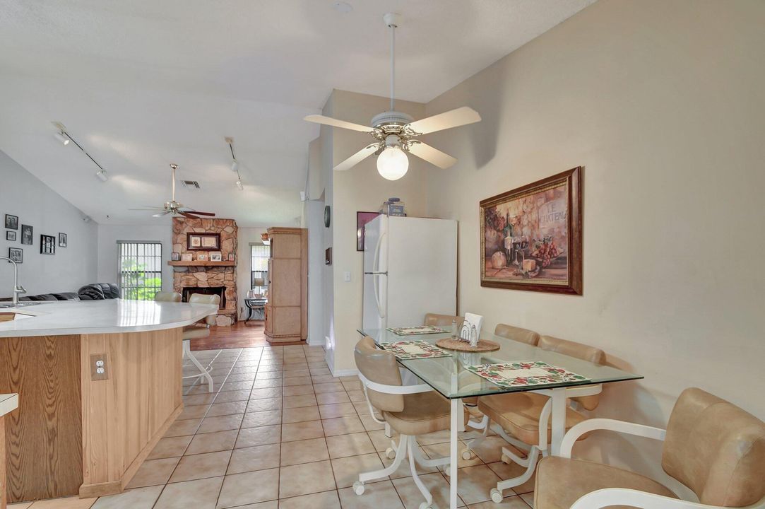 Active With Contract: $595,000 (5 beds, 2 baths, 2548 Square Feet)