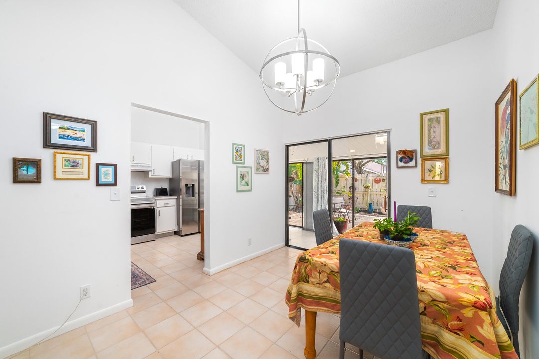 Active With Contract: $339,900 (2 beds, 2 baths, 1092 Square Feet)