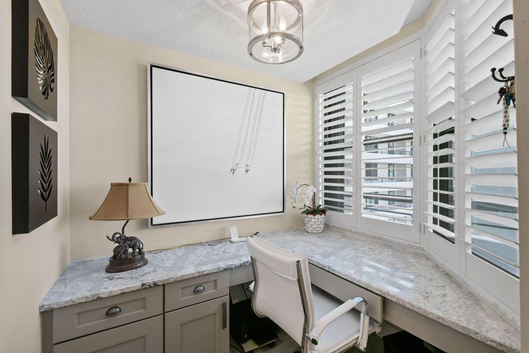 For Sale: $625,000 (2 beds, 2 baths, 1228 Square Feet)
