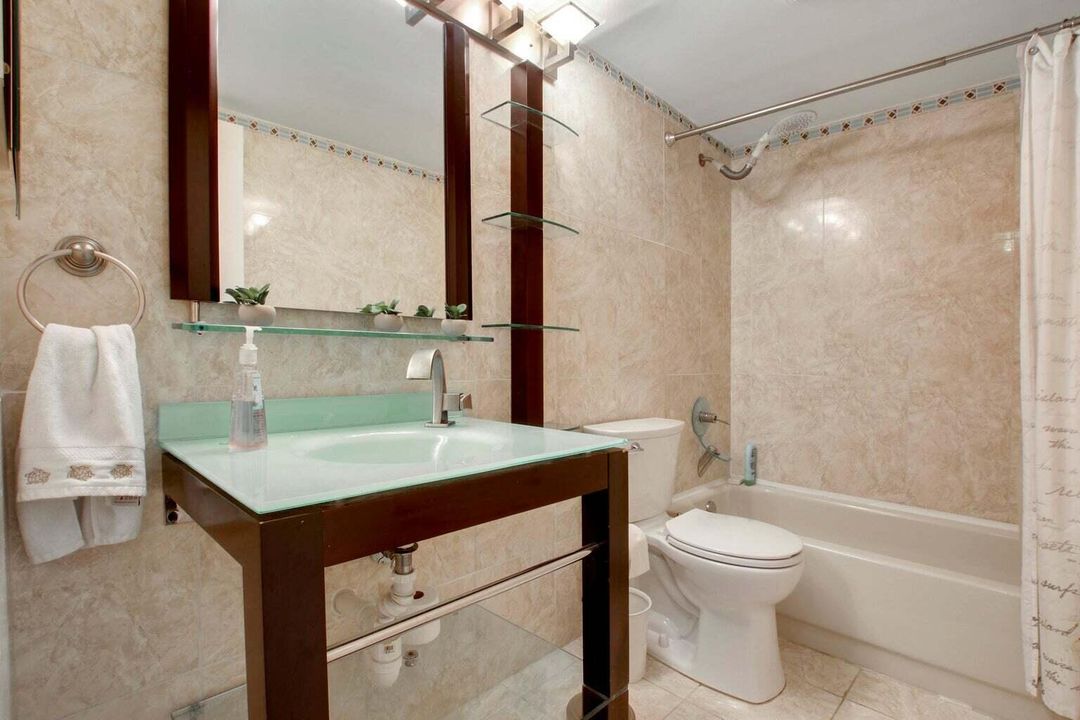 出租: $6,500 (2 贝兹, 2 浴室, 1491 平方英尺)