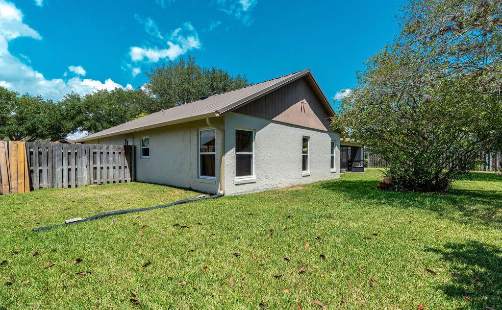 For Sale: $505,000 (3 beds, 2 baths, 1833 Square Feet)