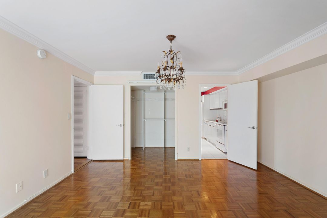 For Sale: $2,195,000 (2 beds, 2 baths, 1201 Square Feet)