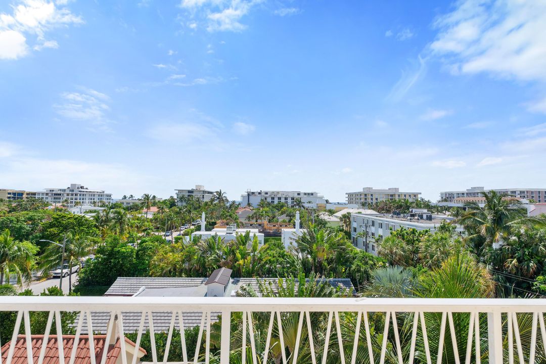 For Sale: $2,195,000 (2 beds, 2 baths, 1201 Square Feet)