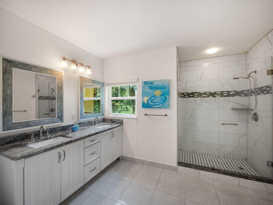 For Sale: $327,900 (2 beds, 2 baths, 1471 Square Feet)