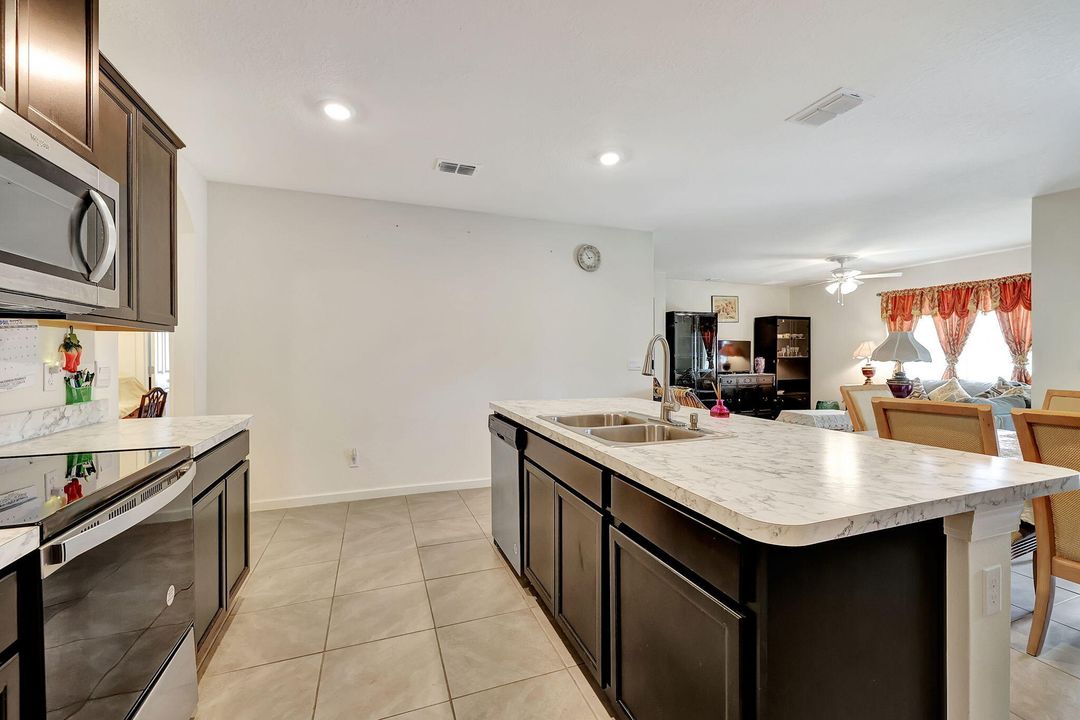 Active With Contract: $450,000 (4 beds, 2 baths, 1828 Square Feet)