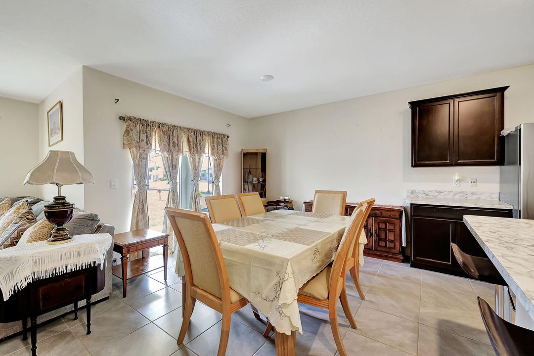 Active With Contract: $450,000 (4 beds, 2 baths, 1828 Square Feet)