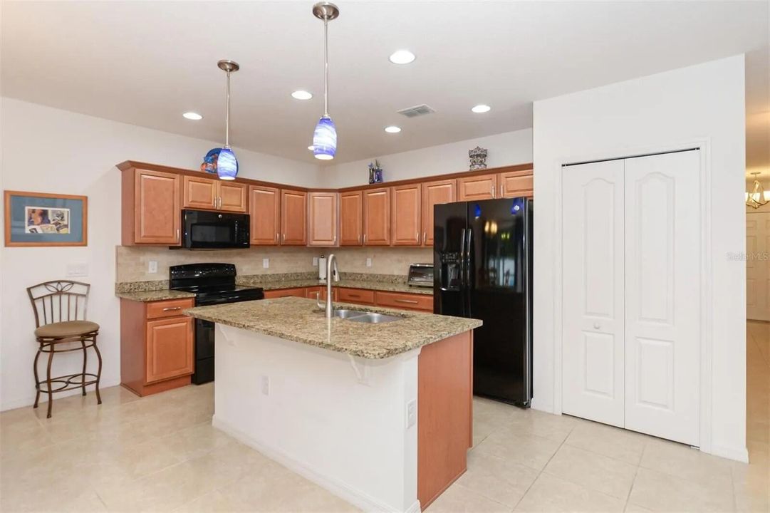 Active With Contract: $2,700 (3 beds, 2 baths, 1525 Square Feet)