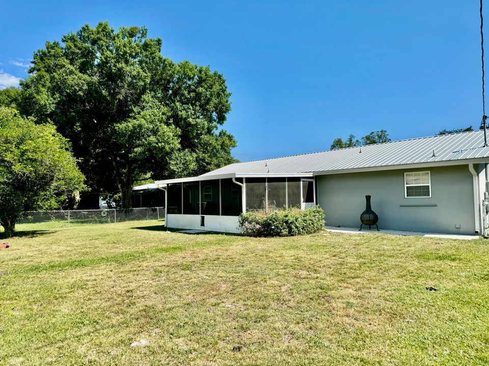 Active With Contract: $287,000 (3 beds, 2 baths, 1272 Square Feet)