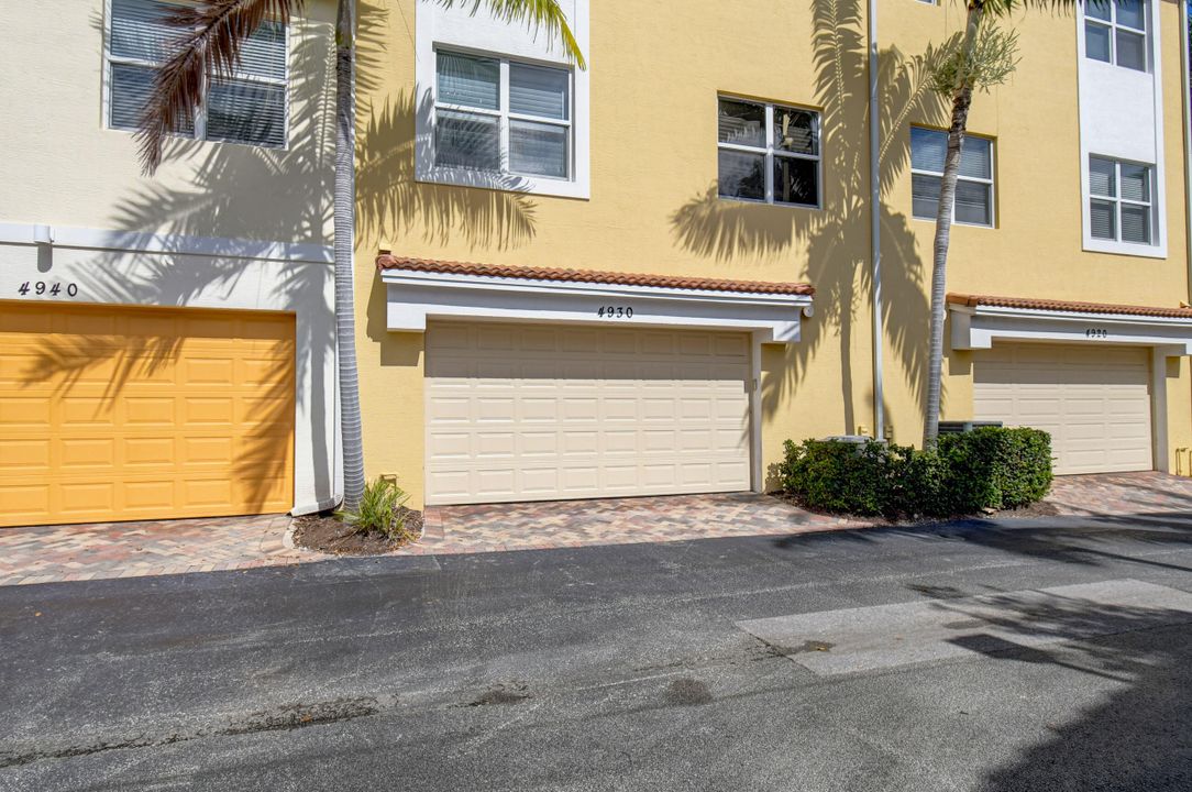 Active With Contract: $5,500 (4 beds, 3 baths, 2998 Square Feet)