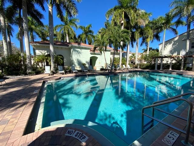 Active With Contract: $5,500 (4 beds, 3 baths, 2998 Square Feet)