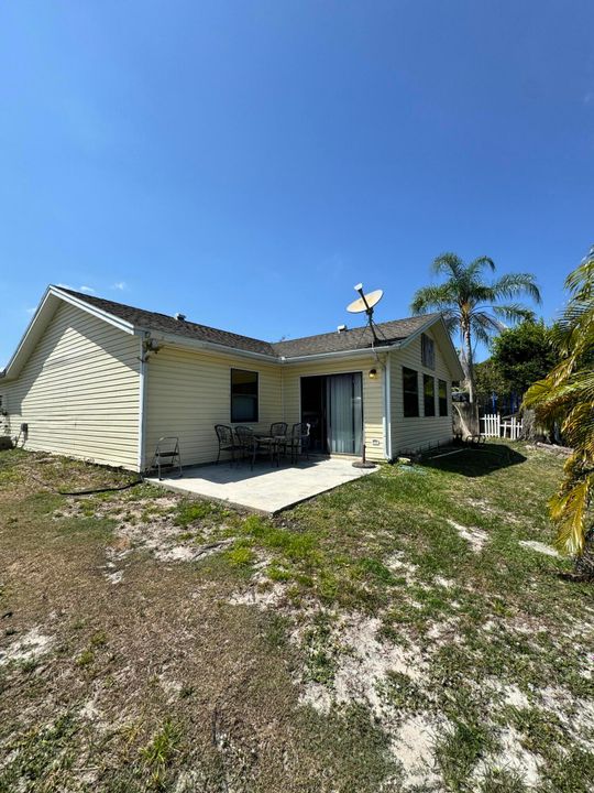 For Sale: $399,900 (3 beds, 2 baths, 1380 Square Feet)
