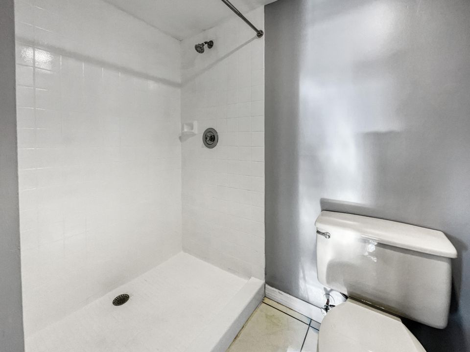 For Sale: $290,000 (2 beds, 2 baths, 1385 Square Feet)