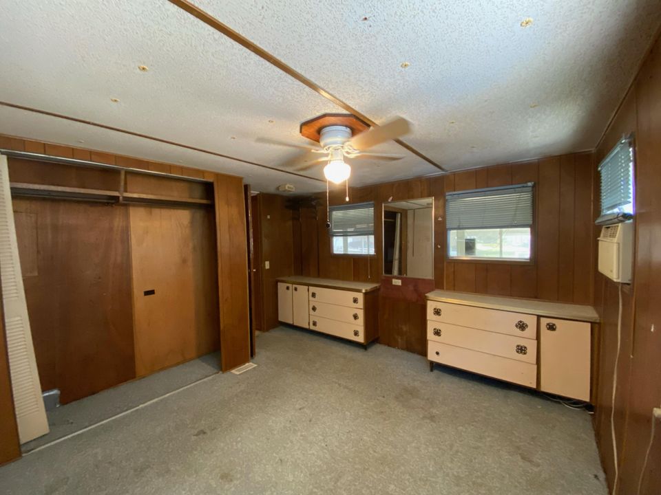 For Sale: $110,000 (2 beds, 1 baths, 672 Square Feet)