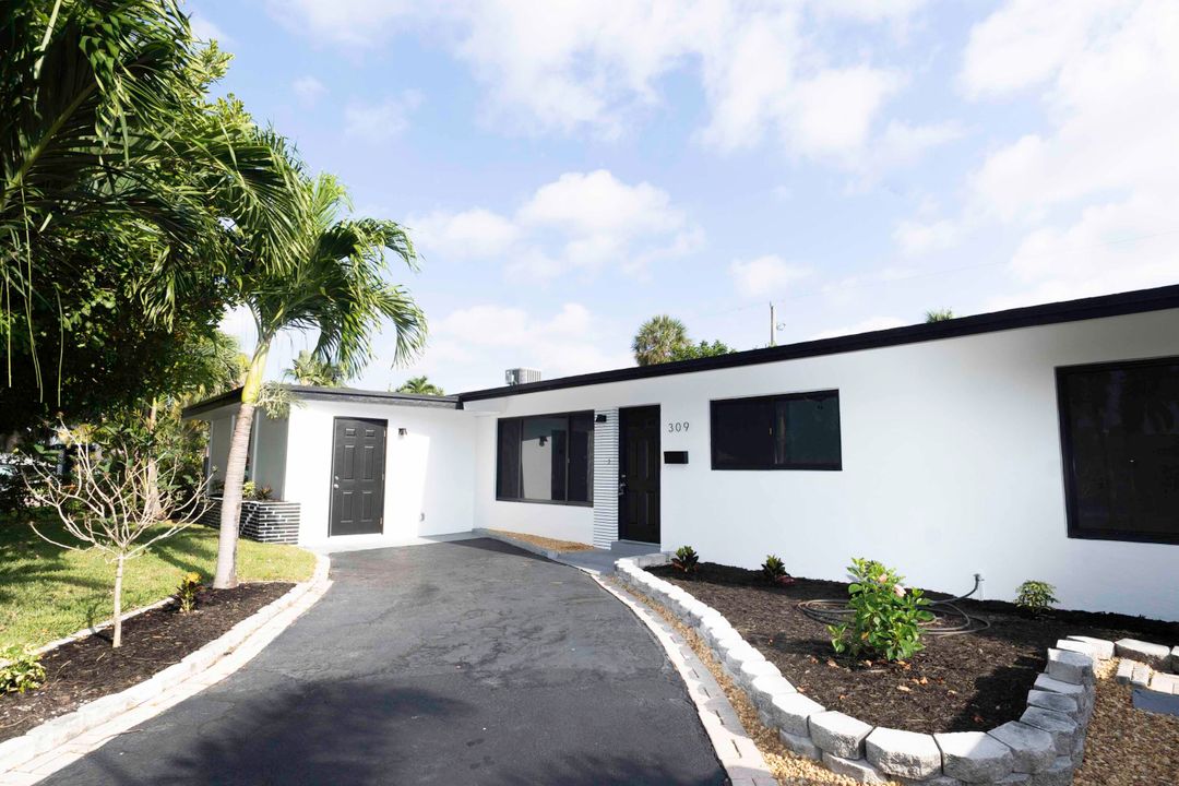 Recently Sold: $849,999 (4 beds, 3 baths, 1722 Square Feet)