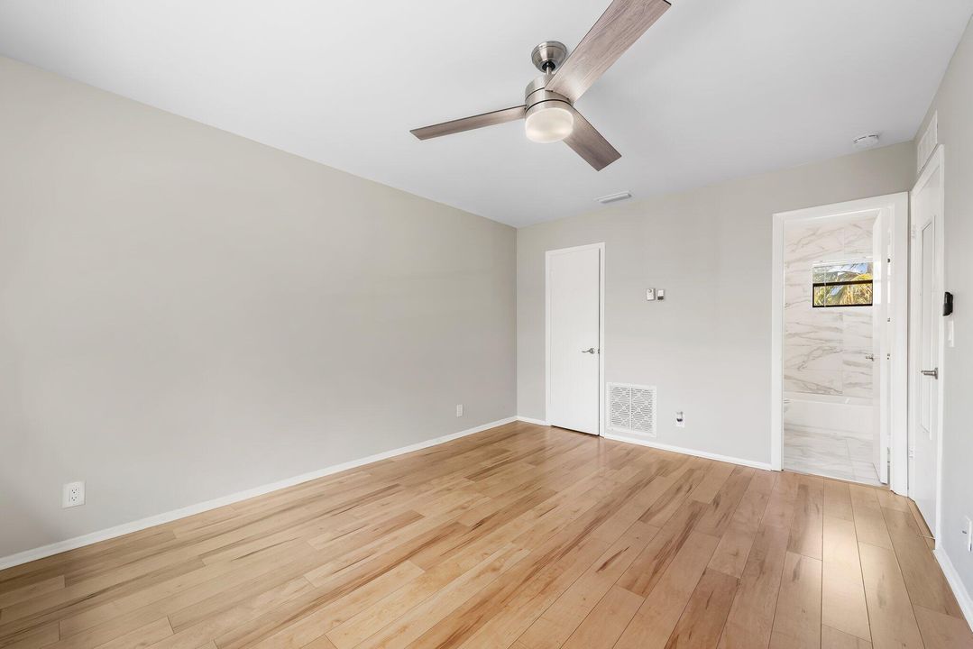 For Sale: $339,000 (2 beds, 2 baths, 1054 Square Feet)