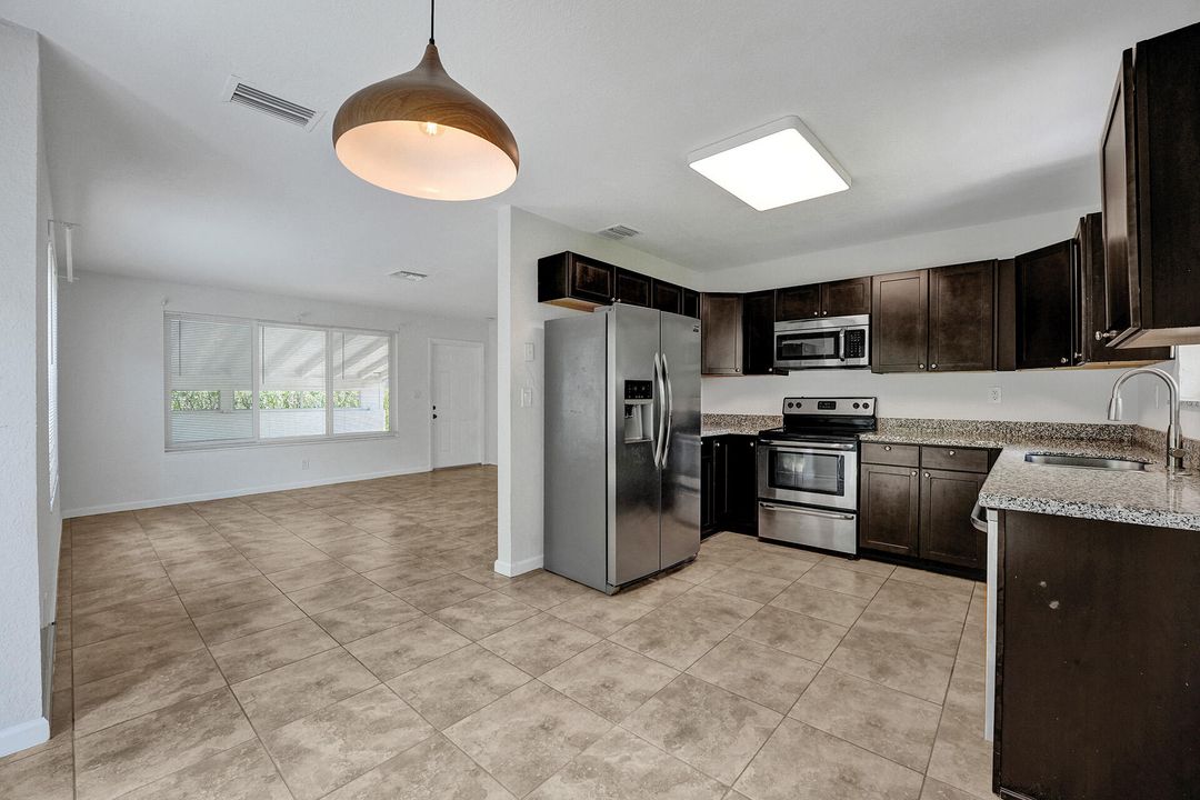 Active With Contract: $3,600 (3 beds, 2 baths, 1131 Square Feet)