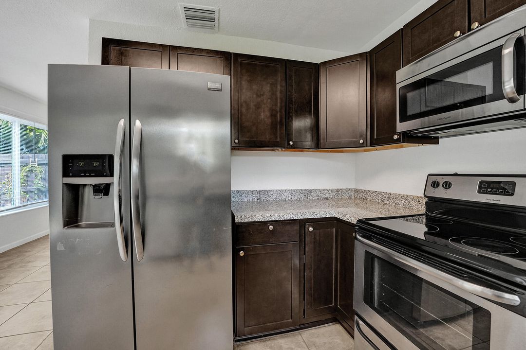 Active With Contract: $3,600 (3 beds, 2 baths, 1131 Square Feet)