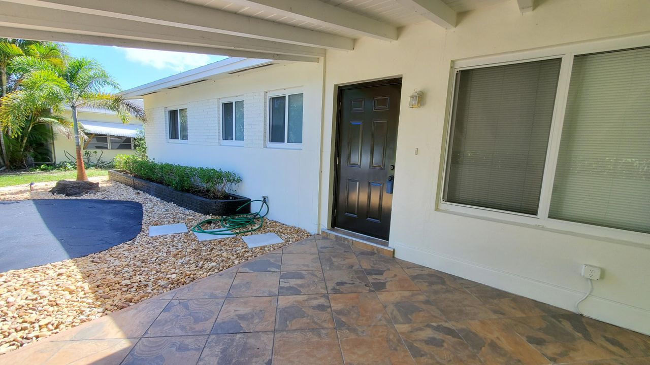 Active With Contract: $3,600 (3 beds, 2 baths, 1131 Square Feet)