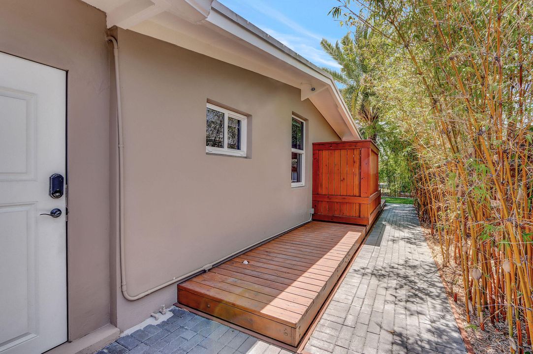 For Sale: $987,000 (3 beds, 2 baths, 1486 Square Feet)