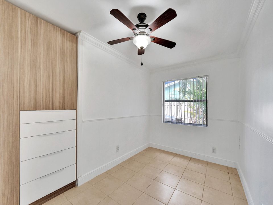 For Rent: $3,400 (3 beds, 1 baths, 1564 Square Feet)