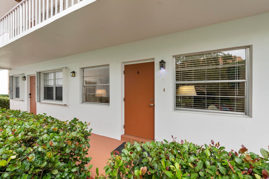 Active With Contract: $135,000 (1 beds, 1 baths, 679 Square Feet)