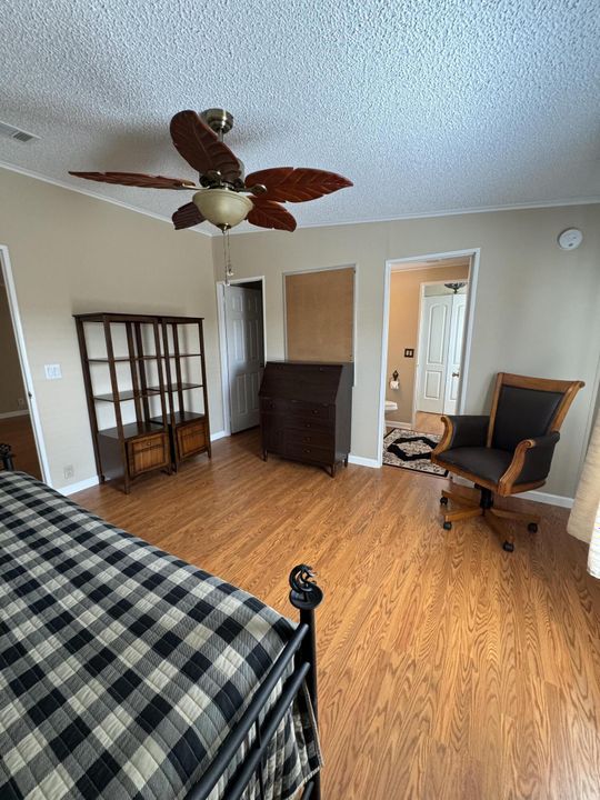 For Sale: $99,900 (2 beds, 2 baths, 1600 Square Feet)