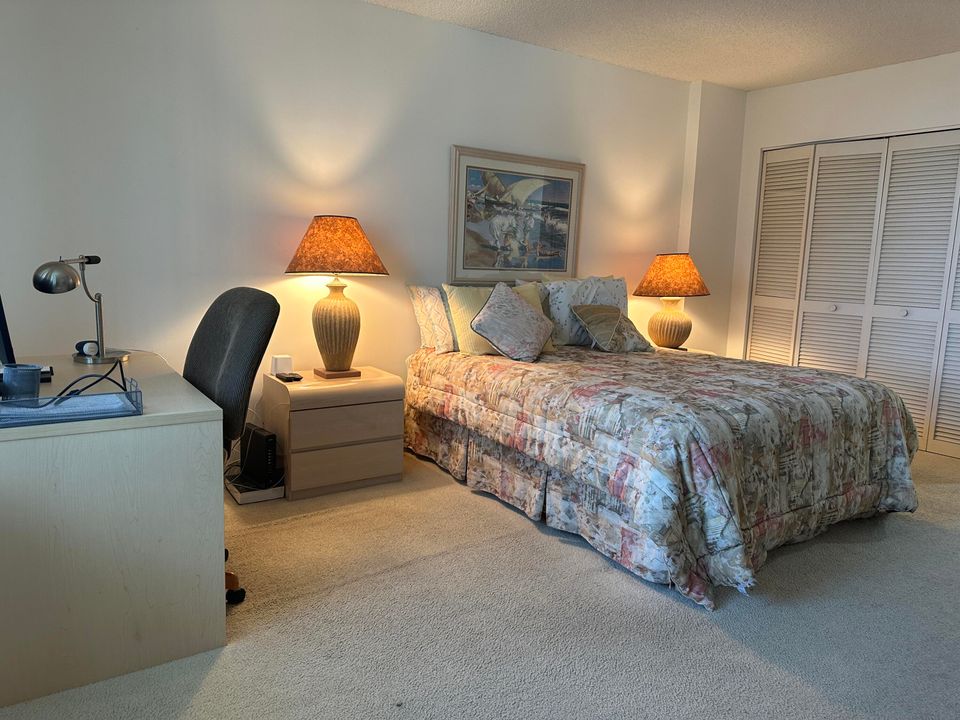 Active With Contract: $3,500 (2 beds, 2 baths, 1533 Square Feet)