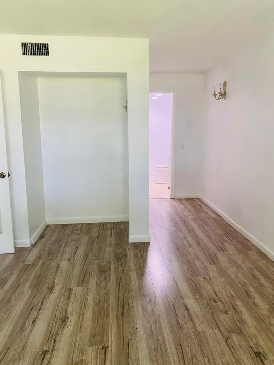 Activo con contrato: $169,999 (1 camas, 1 baños, 741 Pies cuadrados)