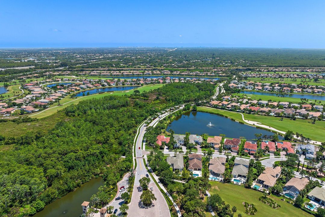 Active With Contract: $1,875,000 (4 beds, 4 baths, 3189 Square Feet)