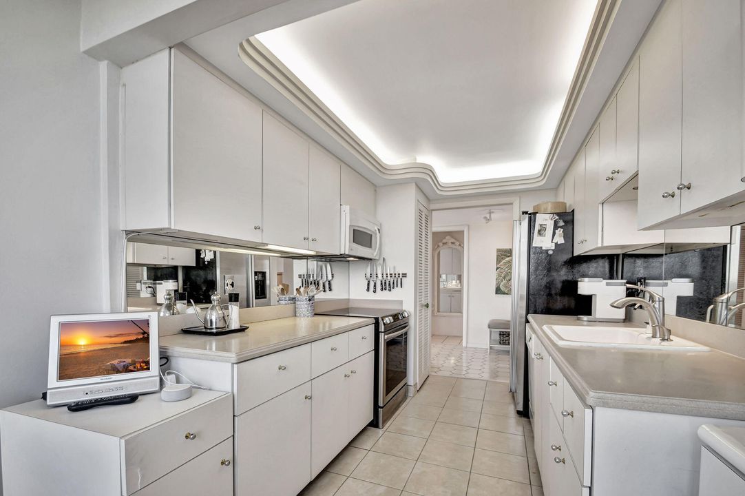 For Sale: $579,000 (2 beds, 2 baths, 1541 Square Feet)