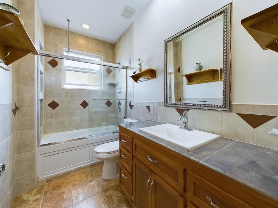 待售: $525,000 (4 贝兹, 4 浴室, 2800 平方英尺)
