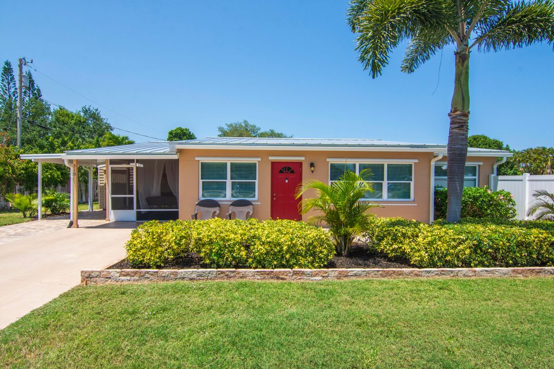 For Sale: $335,000 (3 beds, 2 baths, 1388 Square Feet)