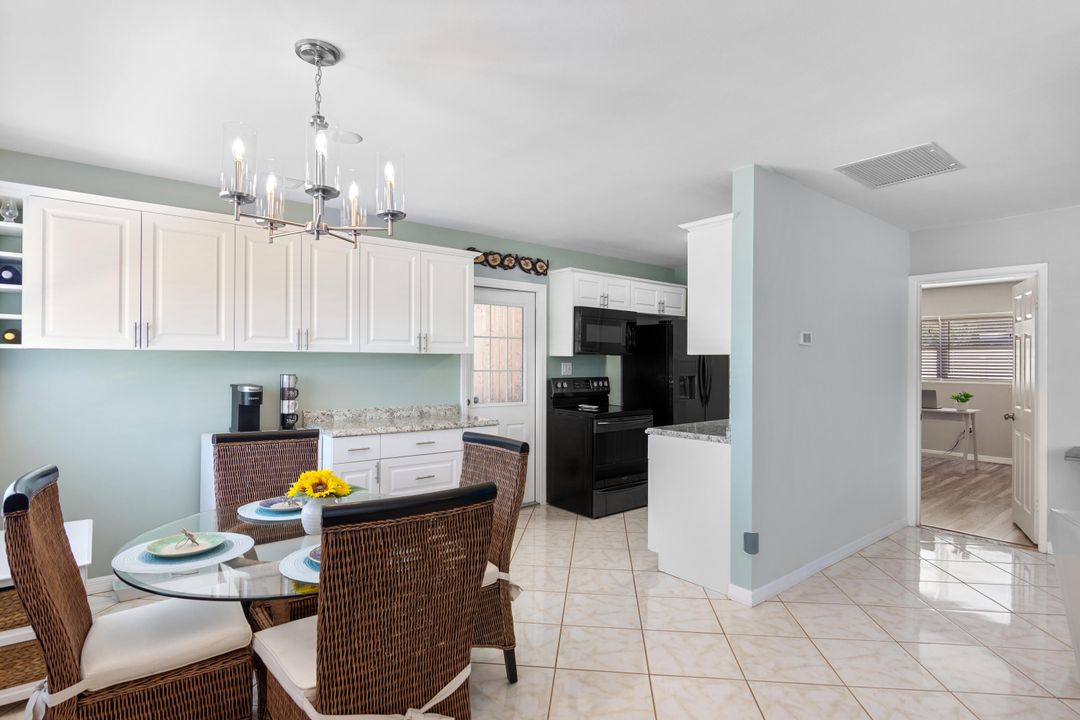 For Sale: $335,000 (3 beds, 2 baths, 1388 Square Feet)