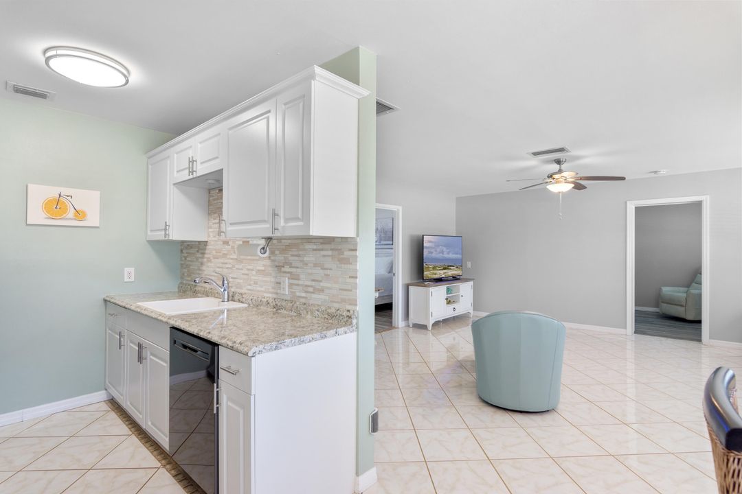 Active With Contract: $335,000 (3 beds, 2 baths, 1388 Square Feet)