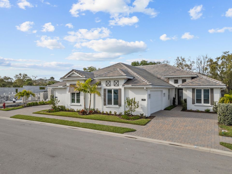 For Sale: $822,000 (3 beds, 3 baths, 2244 Square Feet)