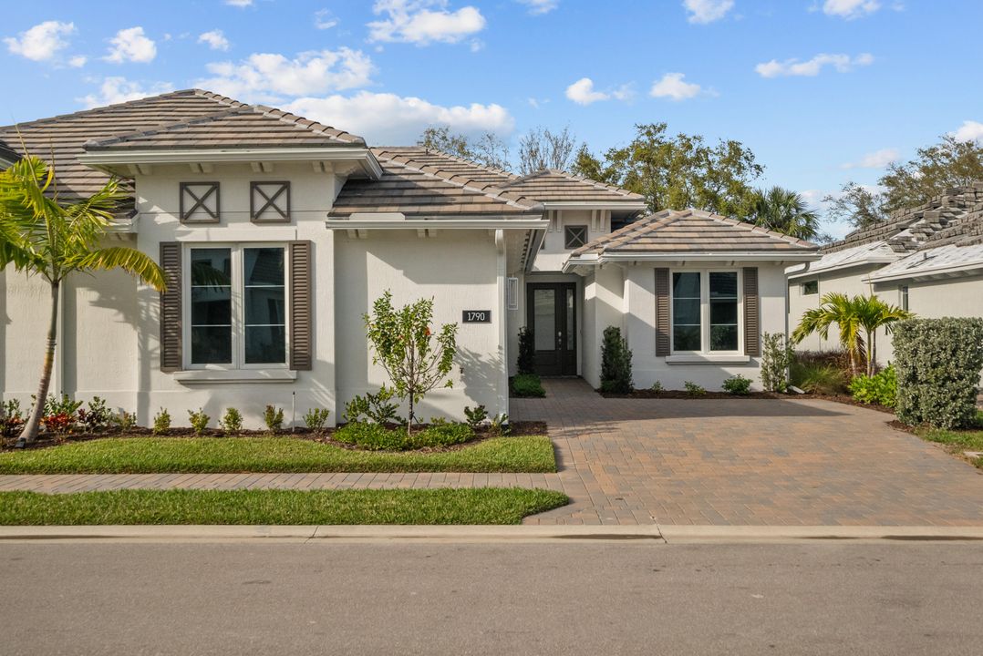 For Sale: $822,000 (3 beds, 3 baths, 2244 Square Feet)