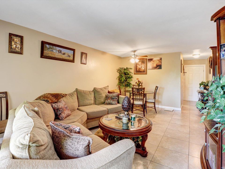 Active With Contract: $149,000 (2 beds, 1 baths, 840 Square Feet)