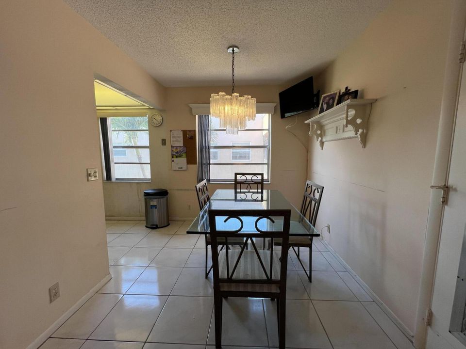 Active With Contract: $105,000 (2 beds, 2 baths, 883 Square Feet)