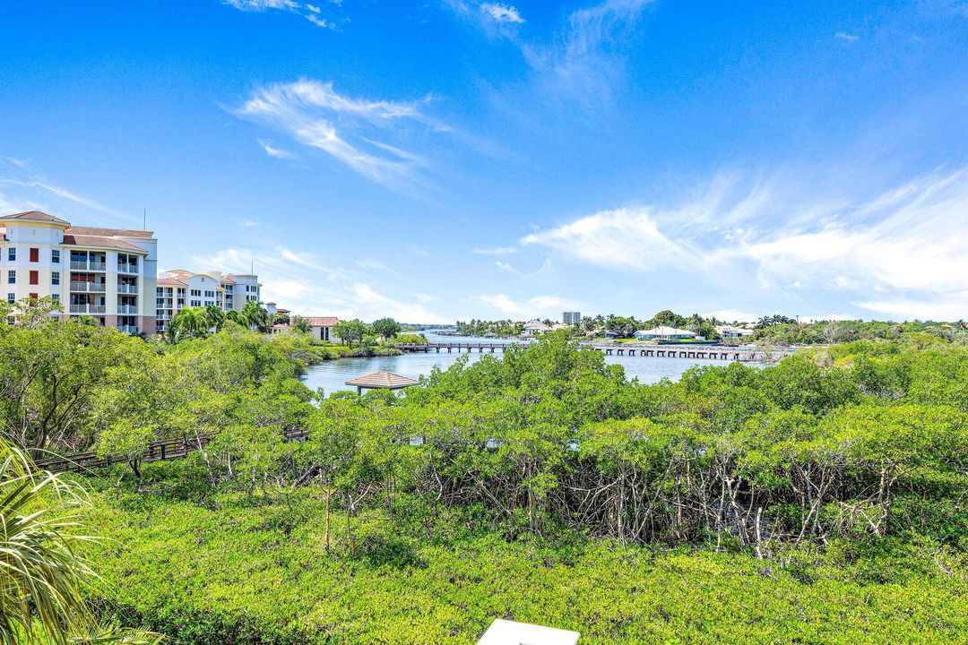 For Sale: $3,200,000 (3 beds, 3 baths, 3057 Square Feet)