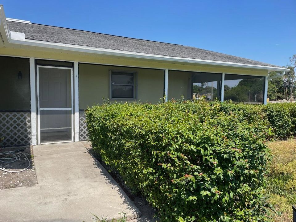 For Sale: $299,900 (2 beds, 2 baths, 1412 Square Feet)