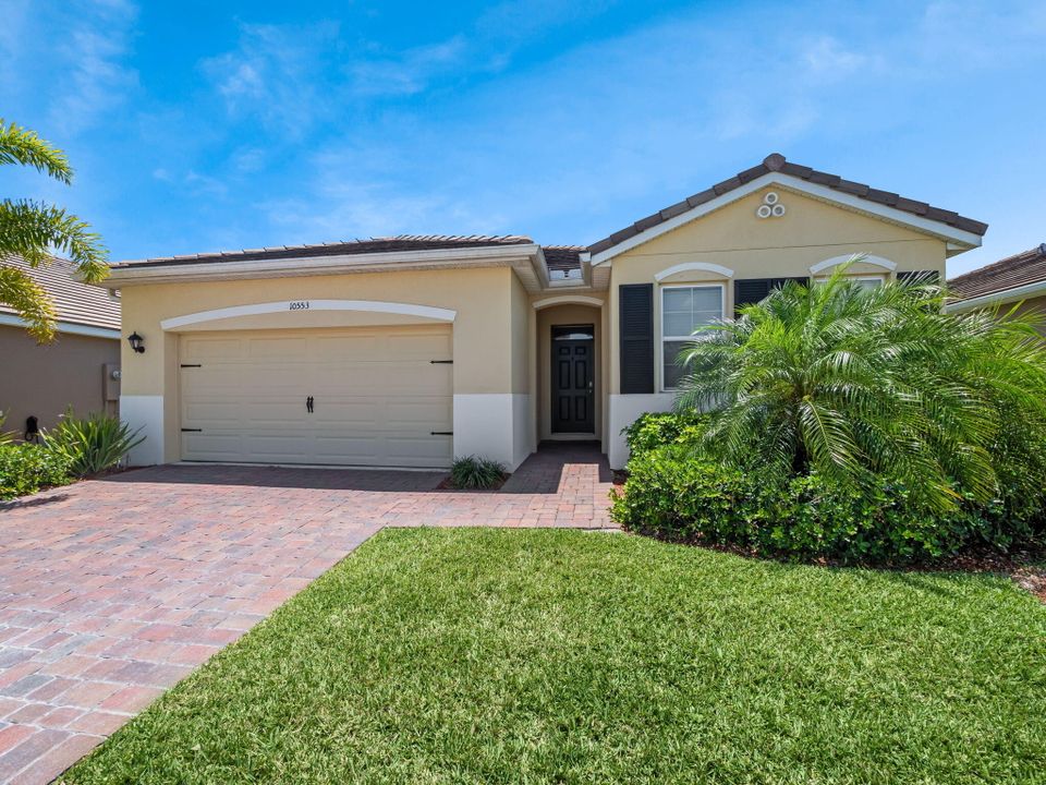 Active With Contract: $2,900 (4 beds, 2 baths, 2034 Square Feet)
