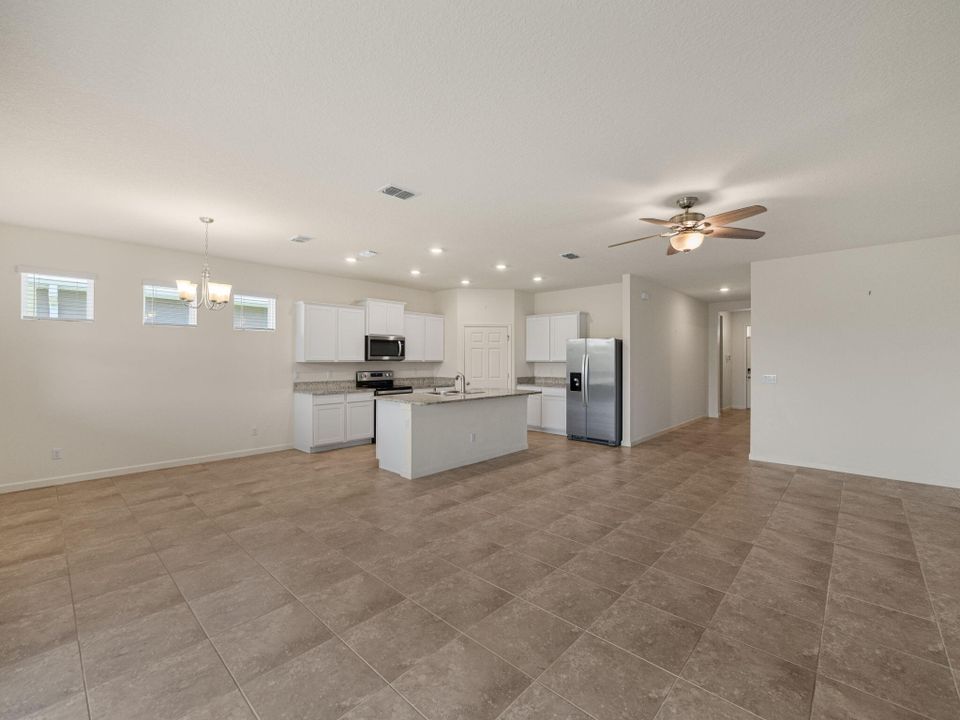 Active With Contract: $2,900 (4 beds, 2 baths, 2034 Square Feet)