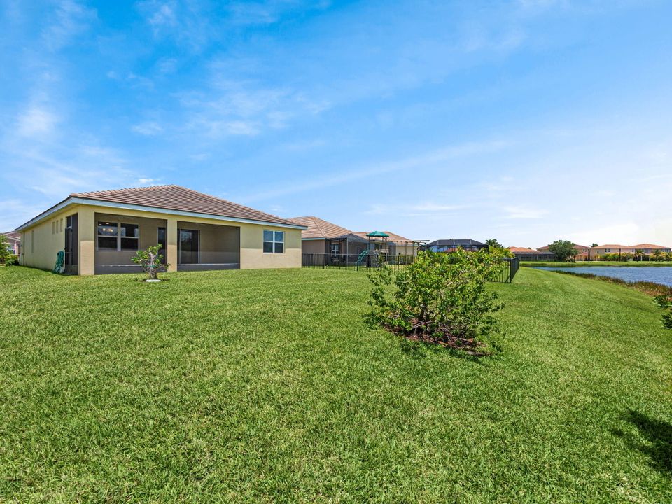 Active With Contract: $2,900 (4 beds, 2 baths, 2034 Square Feet)