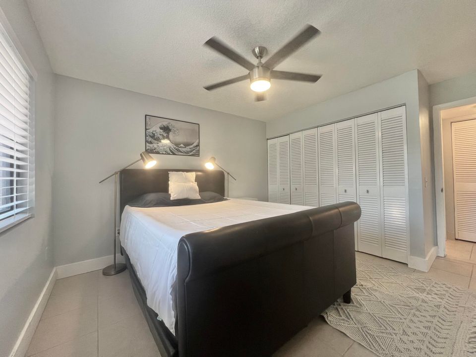 Active With Contract: $159,000 (1 beds, 1 baths, 725 Square Feet)