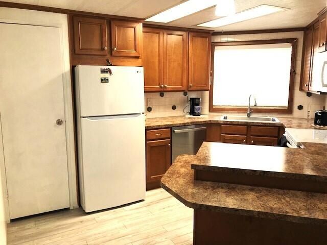 For Sale: $99,000 (2 beds, 2 baths, 1152 Square Feet)