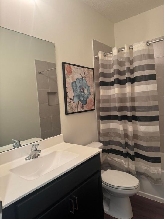 Active With Contract: $3,200 (3 beds, 2 baths, 1856 Square Feet)