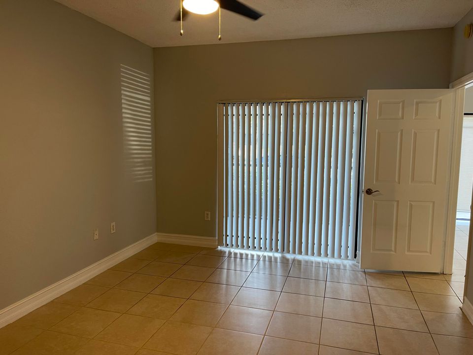 Active With Contract: $2,700 (3 beds, 2 baths, 1278 Square Feet)