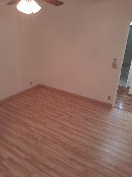 Activo con contrato: $175,000 (3 camas, 2 baños, 1454 Pies cuadrados)