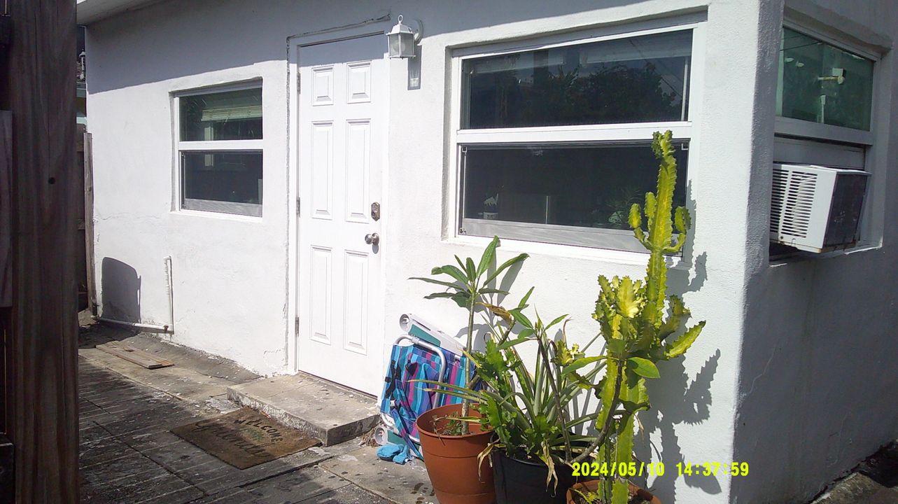 For Rent: $2,000 (2 beds, 2 baths, 700 Square Feet)