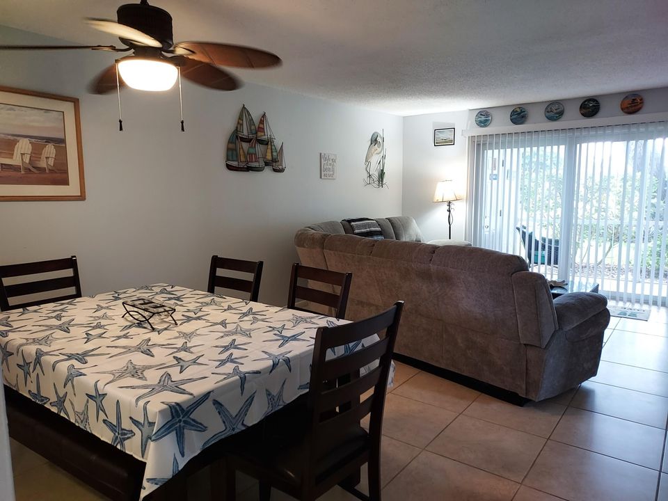 For Rent: $4,800 (2 beds, 2 baths, 1000 Square Feet)